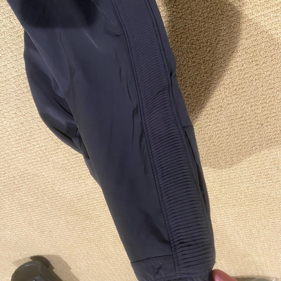 Ivivva pants. Black. Open on the bottom. Very cute and stylish, loose fit - Picture 11 of 13